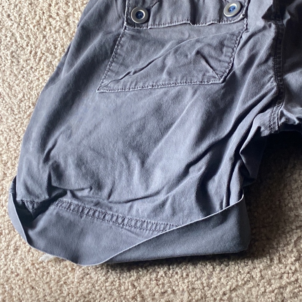 Gray shorts - Picture 10 of 11